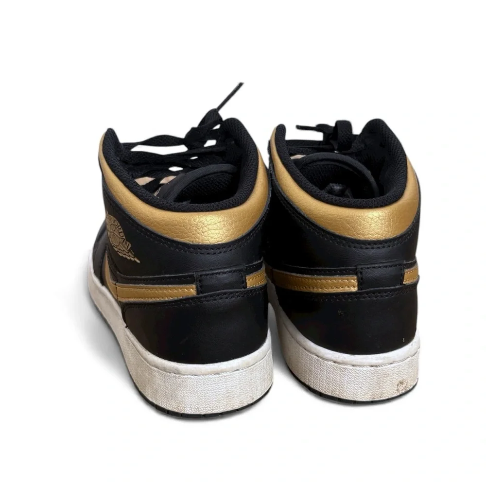 Kids Nike Air Jordan 1 Mid‎ GS Black Gold Metallic Sneakers - 5.5